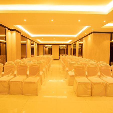Hotel Mars Classic Chennai Bagian luar foto