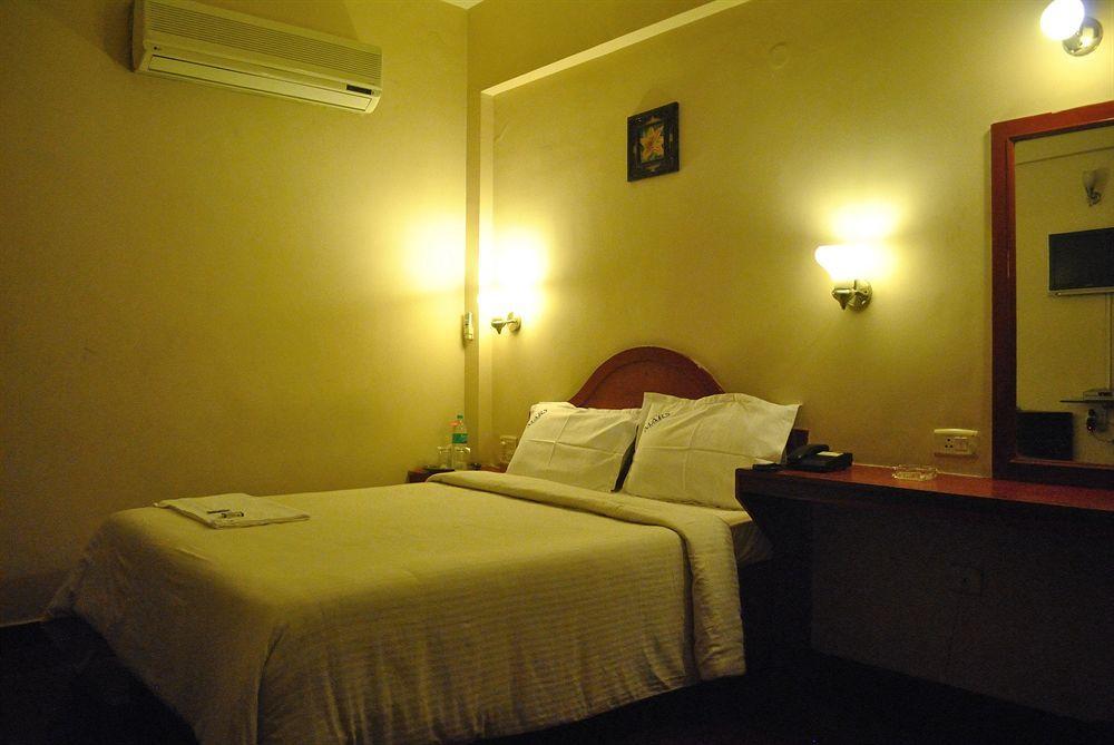 Hotel Mars Classic Chennai Bagian luar foto