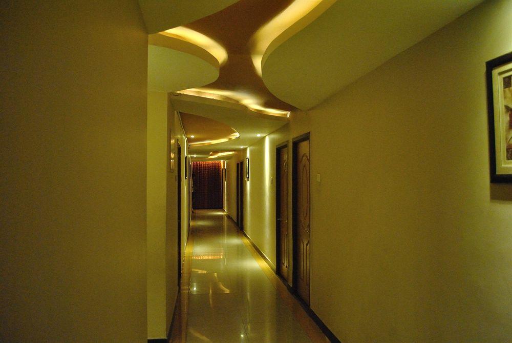 Hotel Mars Classic Chennai Bagian luar foto