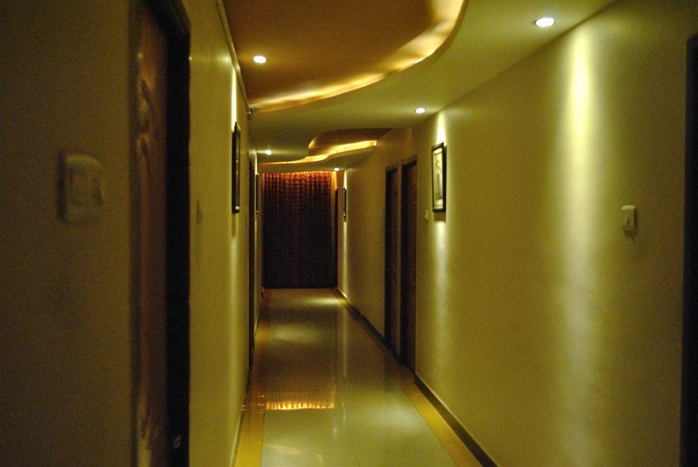 Hotel Mars Classic Chennai Bagian luar foto