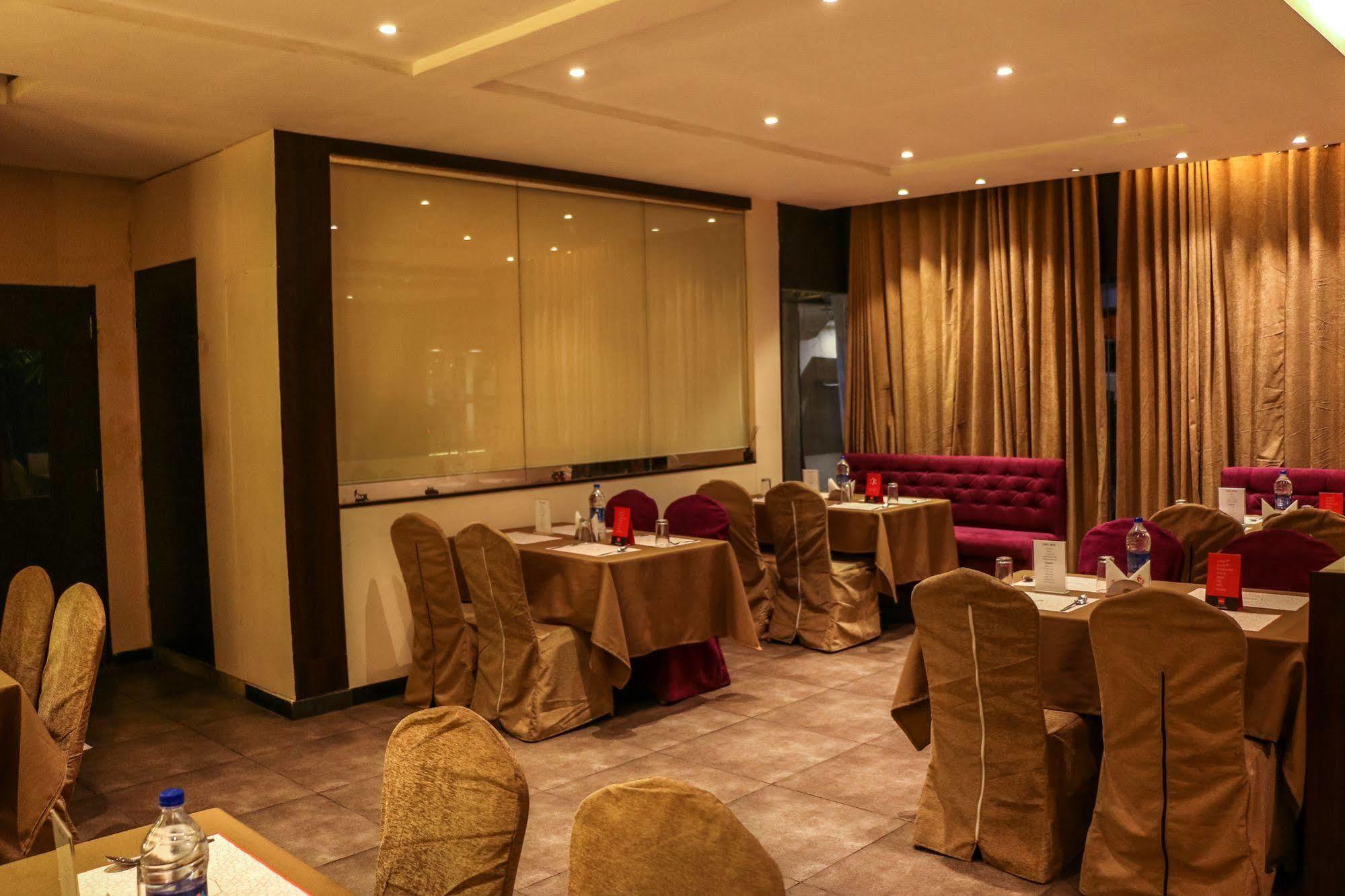 Hotel Mars Classic Chennai Bagian luar foto