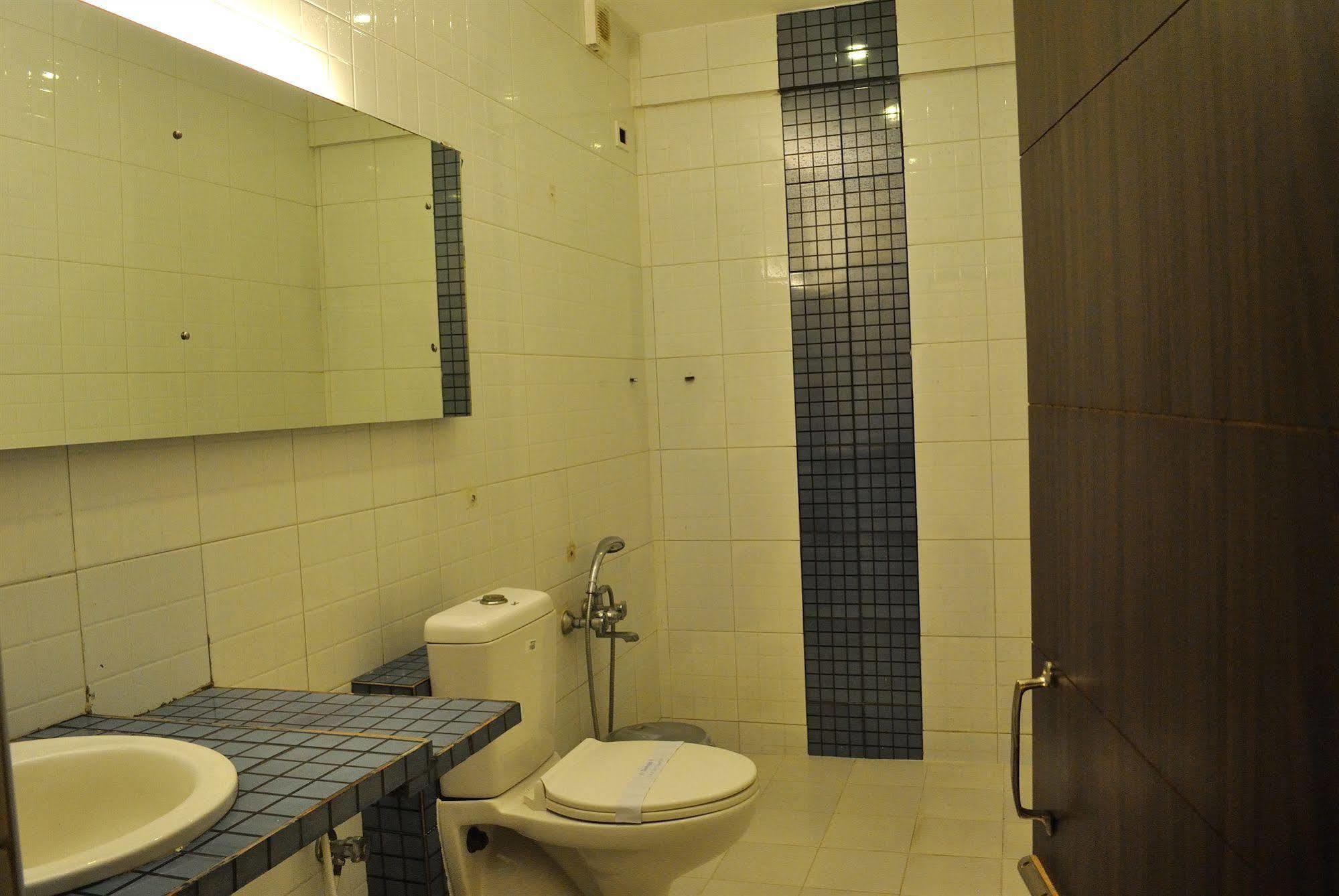 Hotel Mars Classic Chennai Bagian luar foto