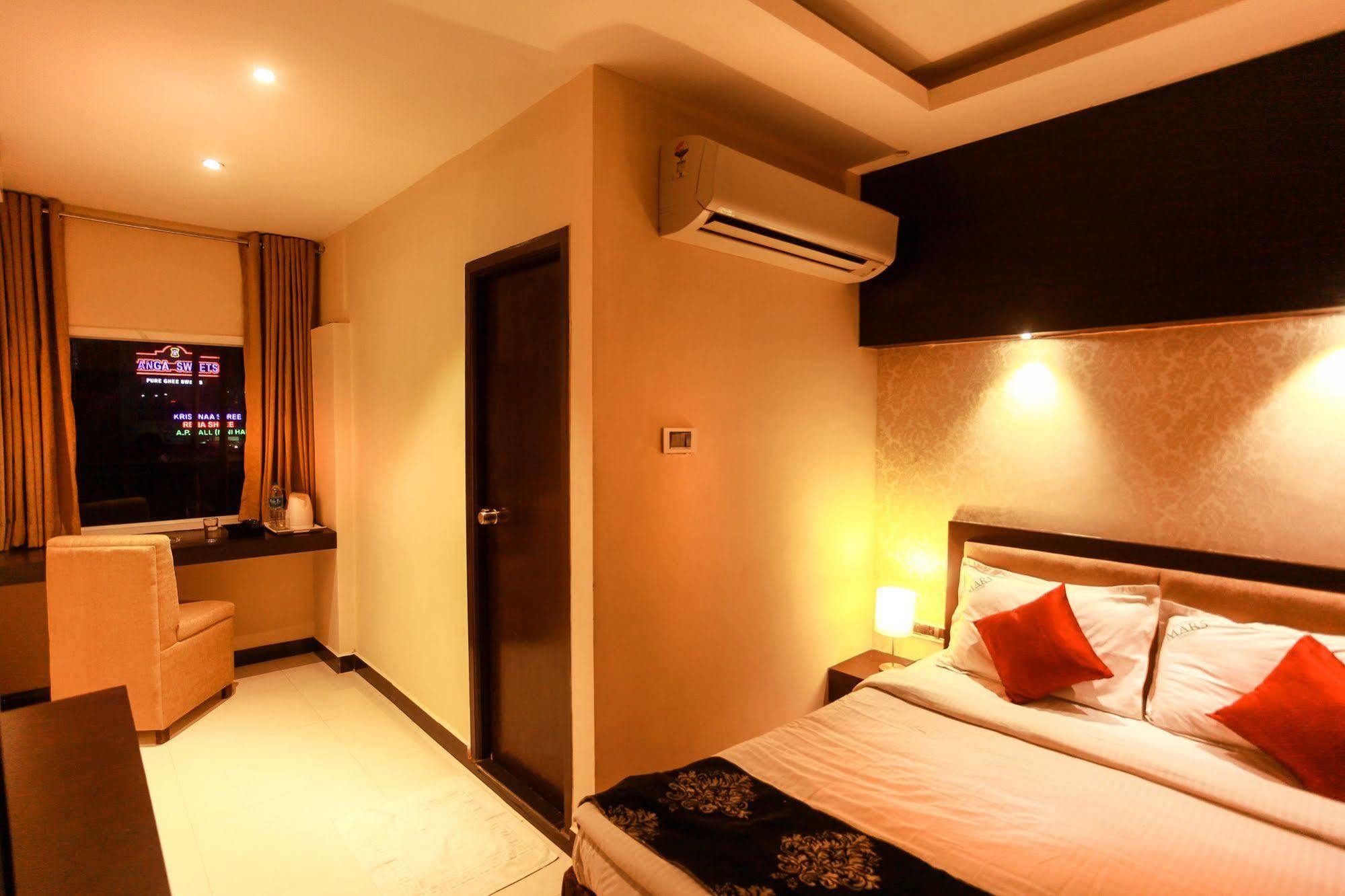 Hotel Mars Classic Chennai Bagian luar foto
