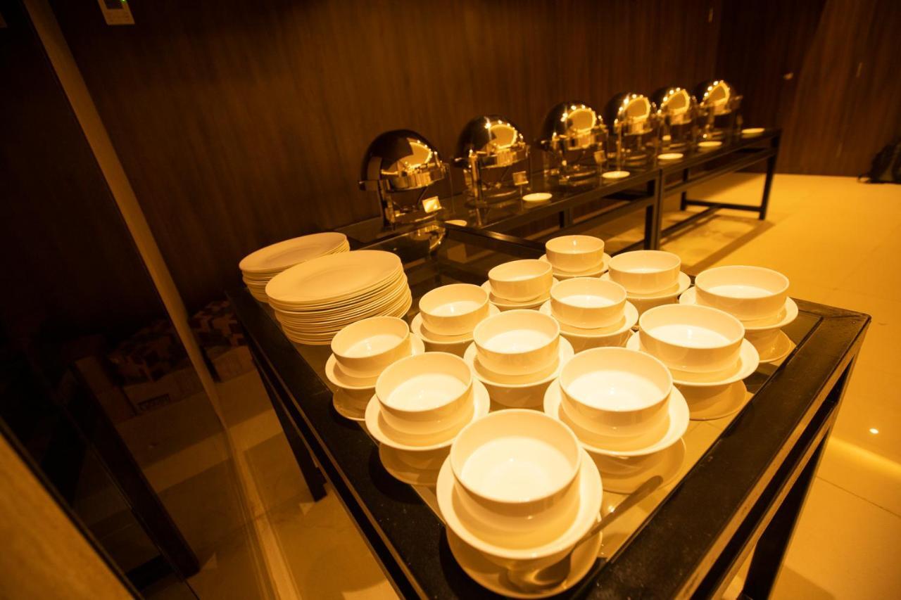 Hotel Mars Classic Chennai Bagian luar foto
