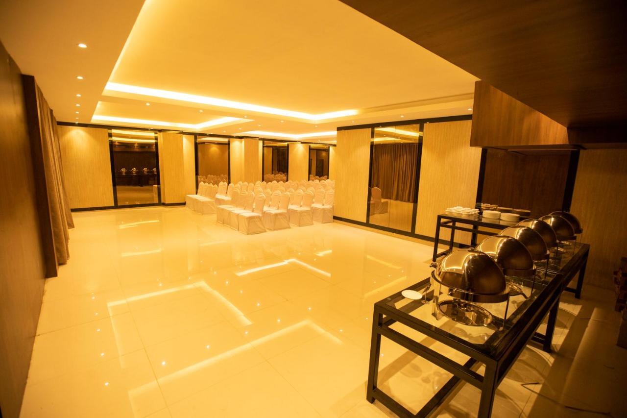 Hotel Mars Classic Chennai Bagian luar foto