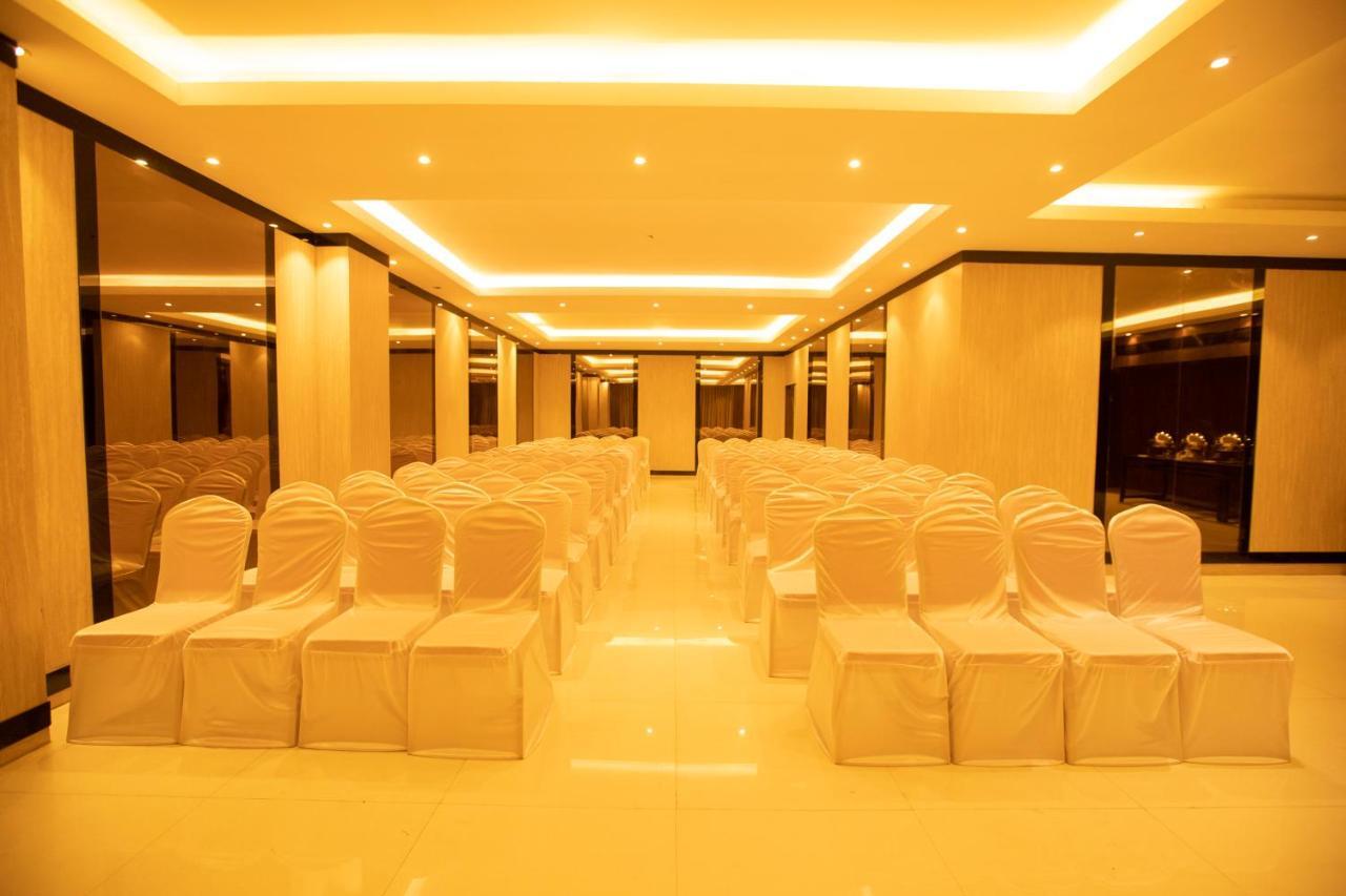 Hotel Mars Classic Chennai Bagian luar foto