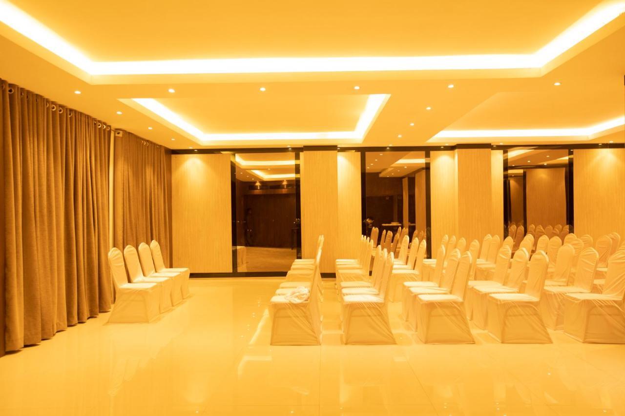 Hotel Mars Classic Chennai Bagian luar foto
